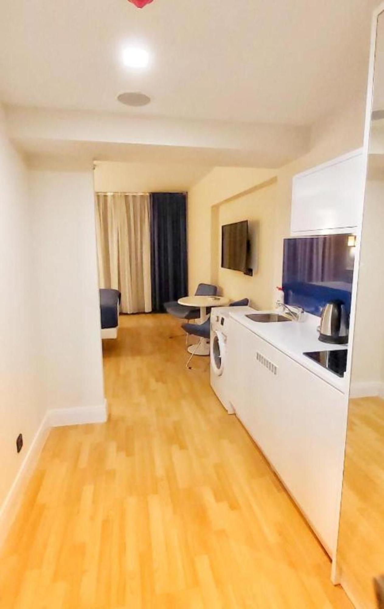 Holiday In Orbi Apartment บาทูมิ ภายนอก รูปภาพ