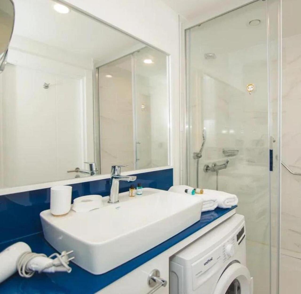 Holiday In Orbi Apartment บาทูมิ ภายนอก รูปภาพ