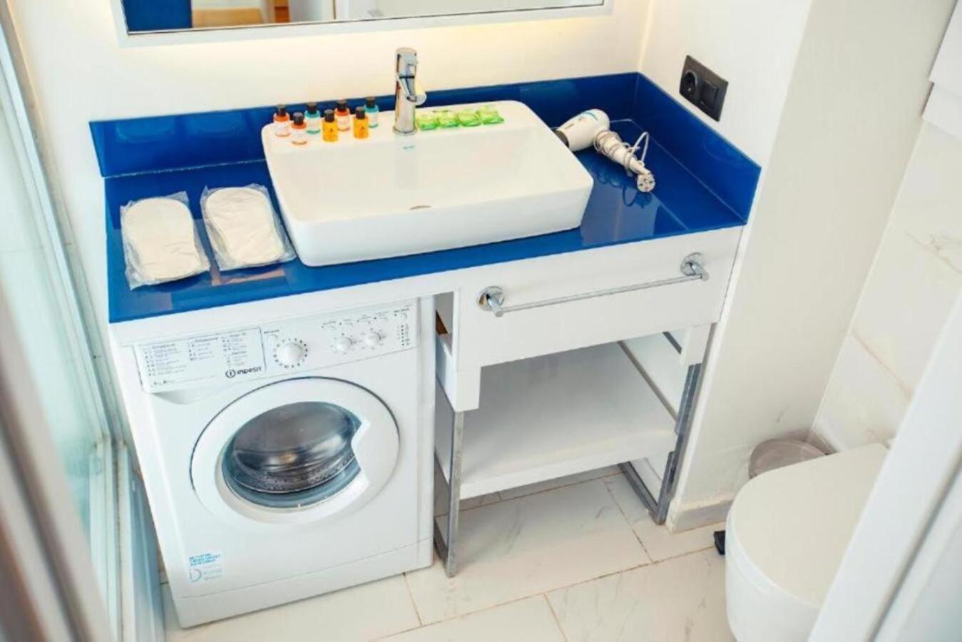 Holiday In Orbi Apartment บาทูมิ ภายนอก รูปภาพ