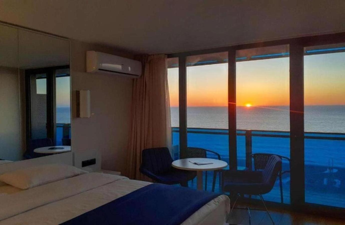 Holiday In Orbi Apartment บาทูมิ ภายนอก รูปภาพ